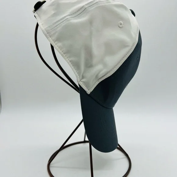 NIKE LEGACY 91 ATHLETIC HAT WHITE AND GRAY WITH OCTOPUS EMBROIDERED ON FRONT - Picture 4 of 12